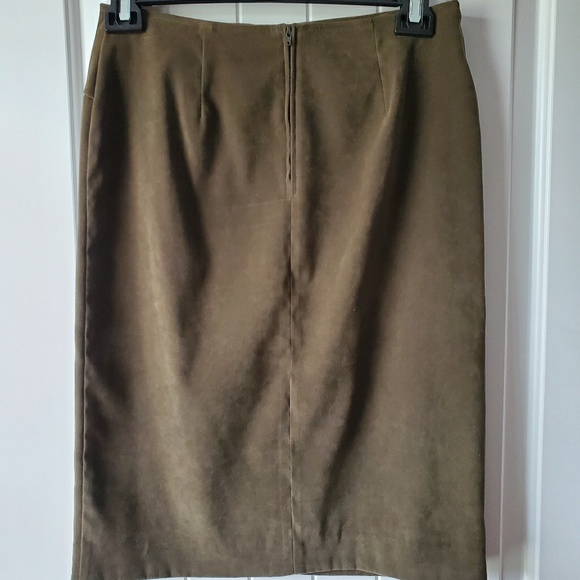 Skirt - Picture 2 of 2
